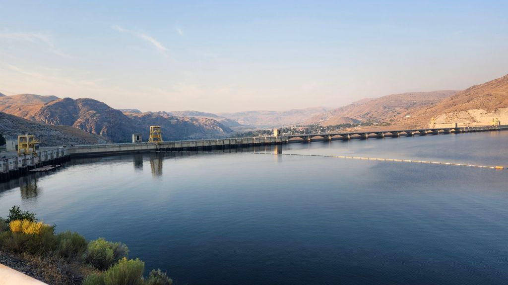 Grand Coulee Dam on Columbia River 